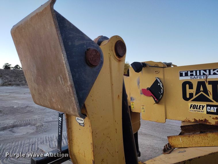 image for item YA1502 2004 Caterpillar TH560B telehandler