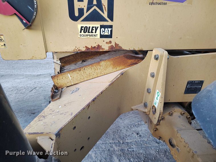 image for item YA1502 2004 Caterpillar TH560B telehandler