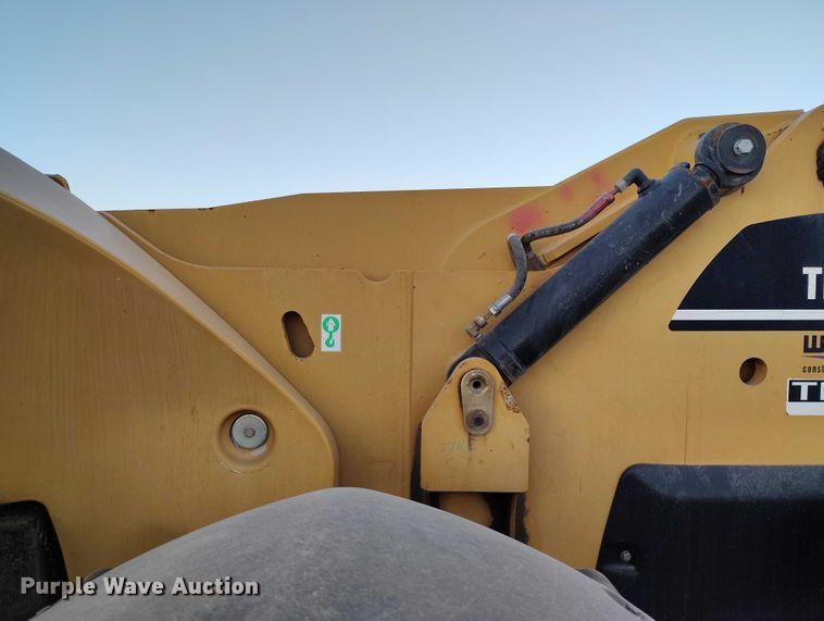 image for item YA1502 2004 Caterpillar TH560B telehandler