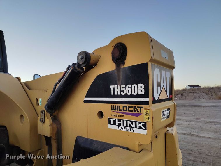 image for item YA1502 2004 Caterpillar TH560B telehandler
