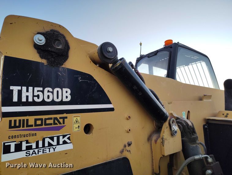 image for item YA1502 2004 Caterpillar TH560B telehandler