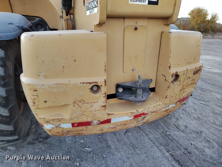 image for item YA1502 2004 Caterpillar TH560B telehandler