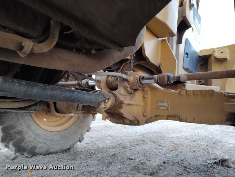 image for item YA1502 2004 Caterpillar TH560B telehandler