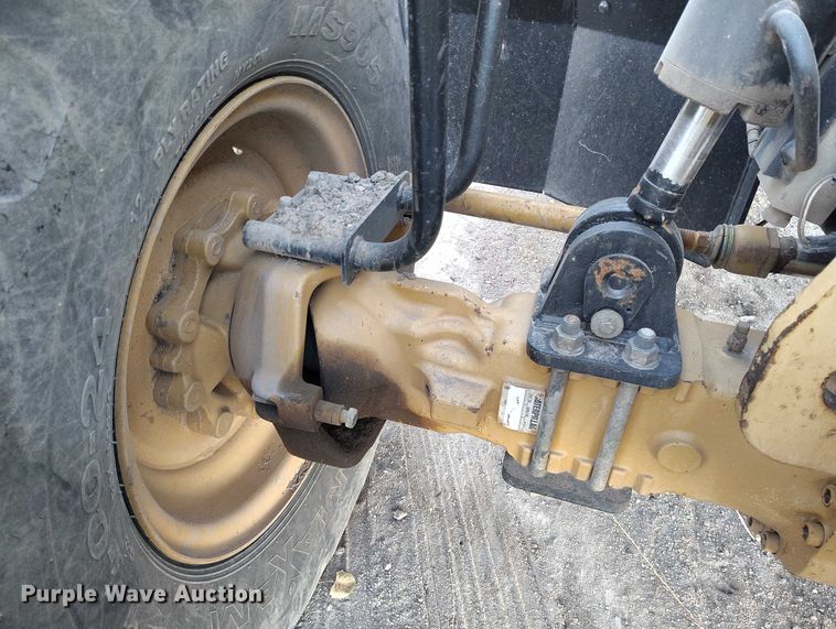 image for item YA1502 2004 Caterpillar TH560B telehandler