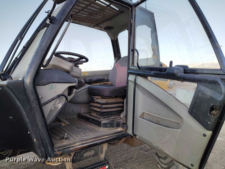 image for item YA1502 2004 Caterpillar TH560B telehandler