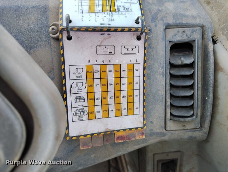 image for item YA1502 2004 Caterpillar TH560B telehandler