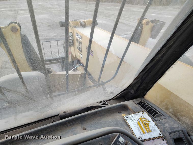 image for item YA1502 2004 Caterpillar TH560B telehandler