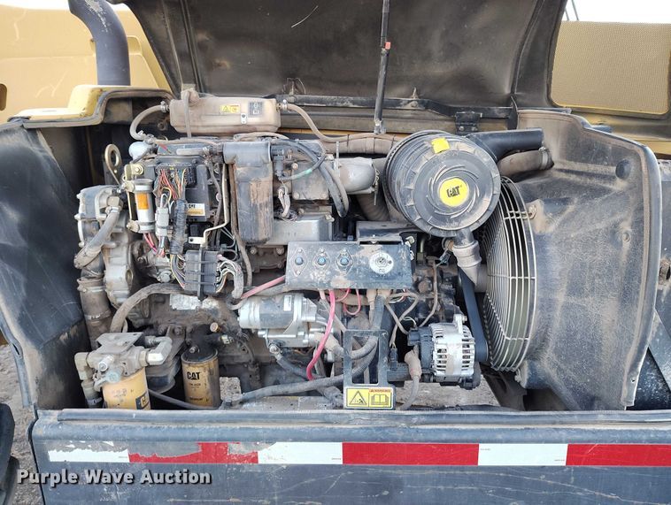 image for item YA1502 2004 Caterpillar TH560B telehandler