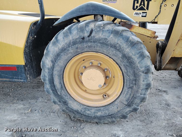 image for item YA1502 2004 Caterpillar TH560B telehandler