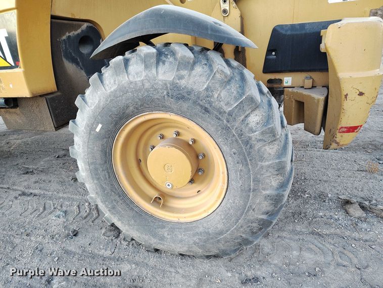 image for item YA1502 2004 Caterpillar TH560B telehandler