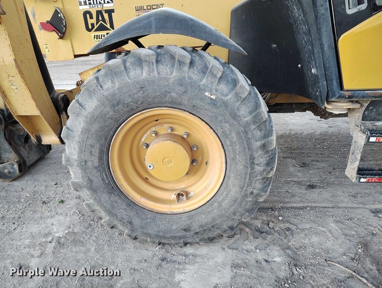 image for item YA1502 2004 Caterpillar TH560B telehandler