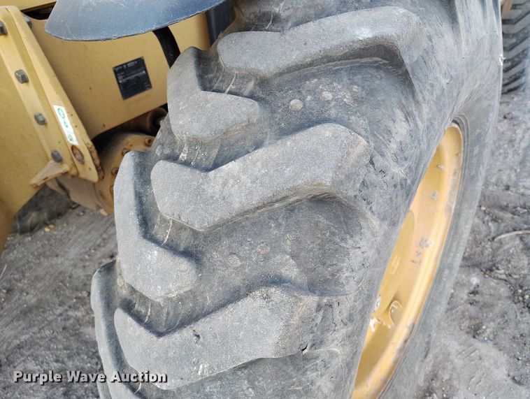 image for item YA1502 2004 Caterpillar TH560B telehandler