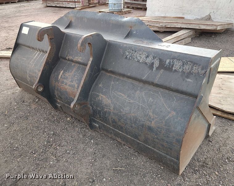 image for item YA1502 2004 Caterpillar TH560B telehandler