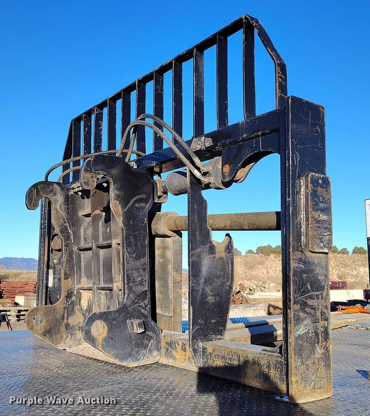 image for item YA1502 2004 Caterpillar TH560B telehandler