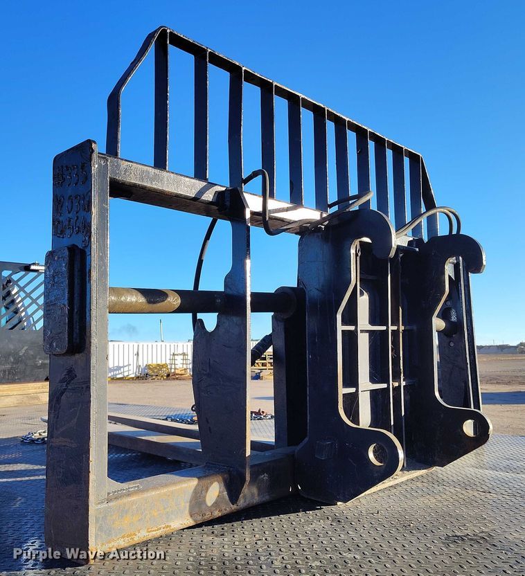 image for item YA1502 2004 Caterpillar TH560B telehandler