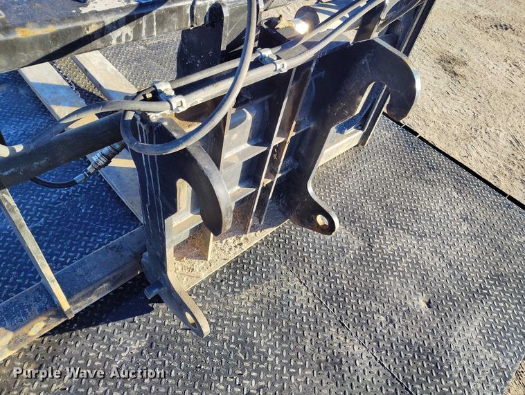 image for item YA1502 2004 Caterpillar TH560B telehandler