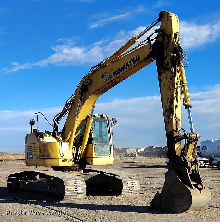 image for item YA1504 2013 Komatsu PC228USLC-8 excavator