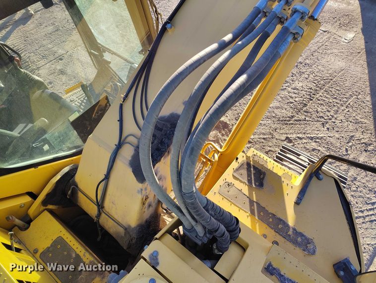 image for item YA1504 2013 Komatsu PC228USLC-8 excavator