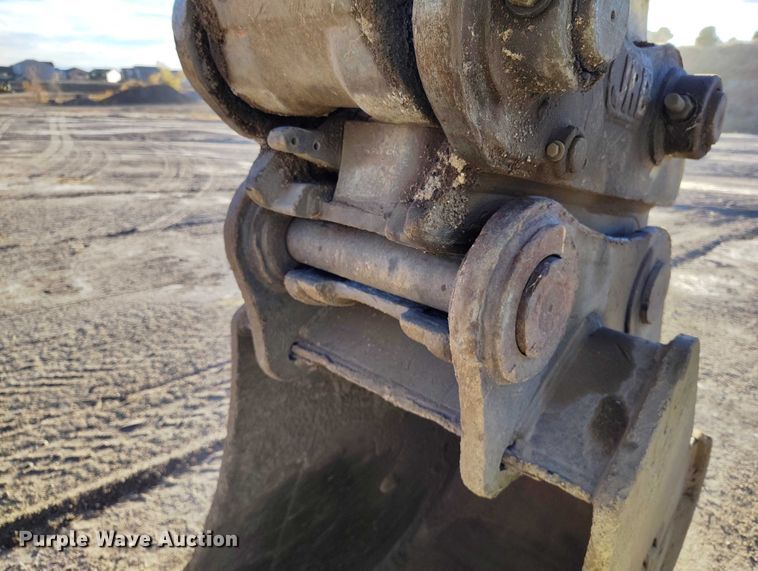 image for item YA1504 2013 Komatsu PC228USLC-8 excavator