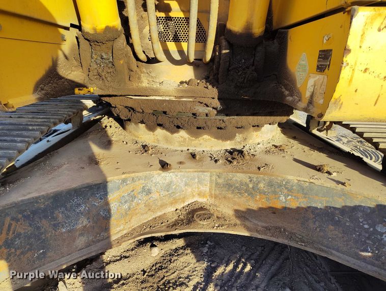 image for item YA1504 2013 Komatsu PC228USLC-8 excavator