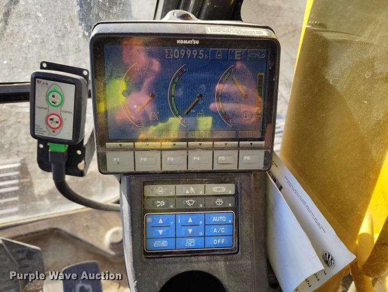 image for item YA1504 2013 Komatsu PC228USLC-8 excavator