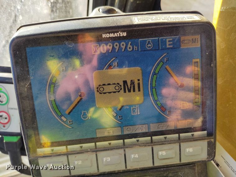 image for item YA1504 2013 Komatsu PC228USLC-8 excavator