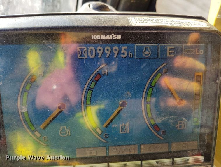 image for item YA1504 2013 Komatsu PC228USLC-8 excavator