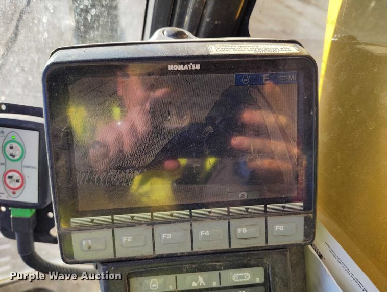 image for item YA1504 2013 Komatsu PC228USLC-8 excavator