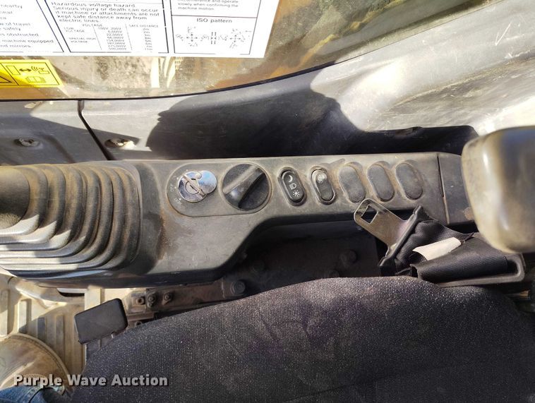 image for item YA1504 2013 Komatsu PC228USLC-8 excavator