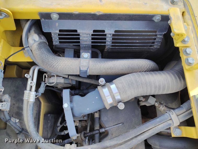 image for item YA1504 2013 Komatsu PC228USLC-8 excavator