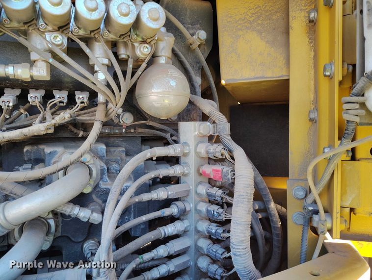 image for item YA1504 2013 Komatsu PC228USLC-8 excavator