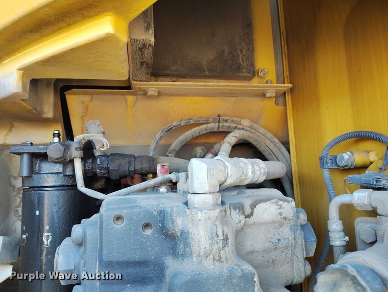 image for item YA1504 2013 Komatsu PC228USLC-8 excavator