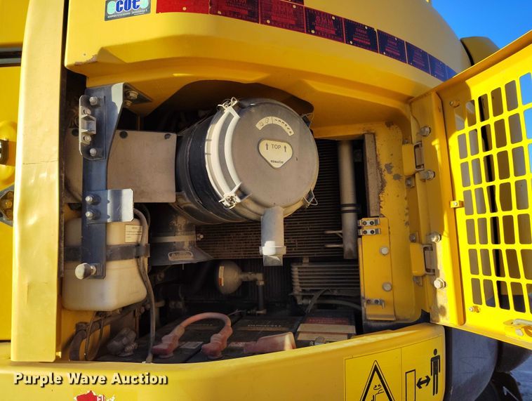 image for item YA1504 2013 Komatsu PC228USLC-8 excavator