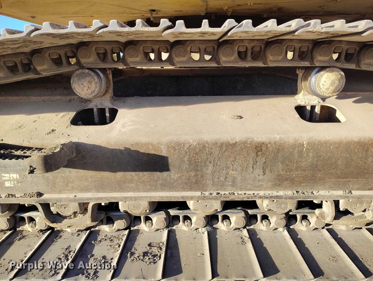 image for item YA1504 2013 Komatsu PC228USLC-8 excavator