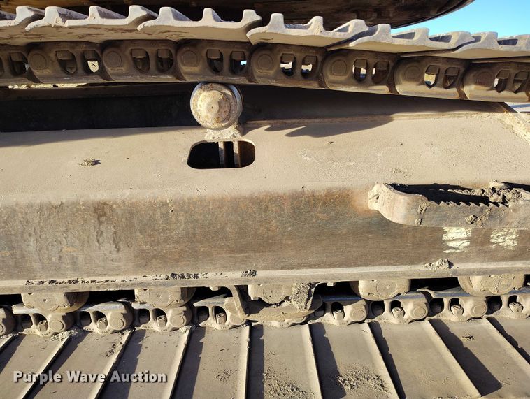 image for item YA1504 2013 Komatsu PC228USLC-8 excavator