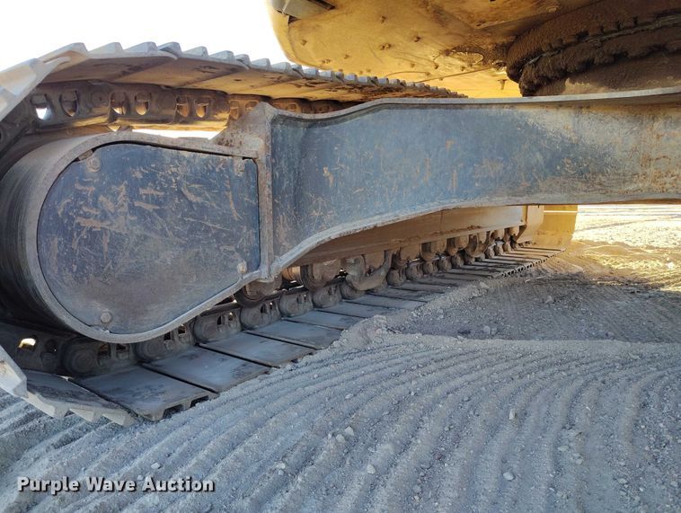image for item YA1504 2013 Komatsu PC228USLC-8 excavator