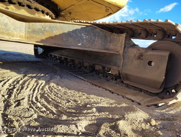 image for item YA1504 2013 Komatsu PC228USLC-8 excavator