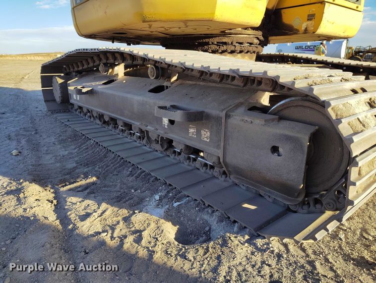 image for item YA1504 2013 Komatsu PC228USLC-8 excavator