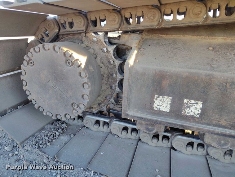 image for item YA1504 2013 Komatsu PC228USLC-8 excavator