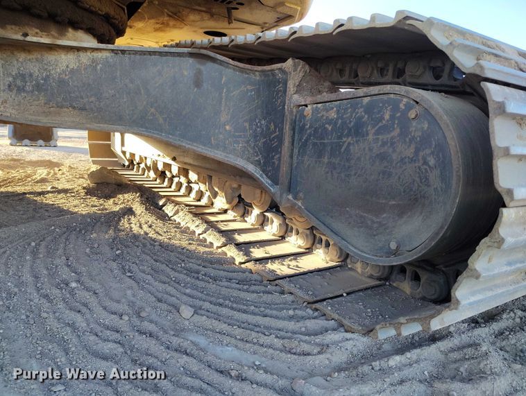 image for item YA1504 2013 Komatsu PC228USLC-8 excavator