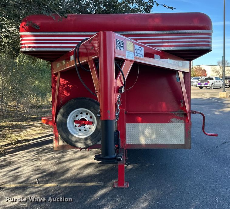 image for item DF8637 2021 Donahue SS720-4N livestock trailer