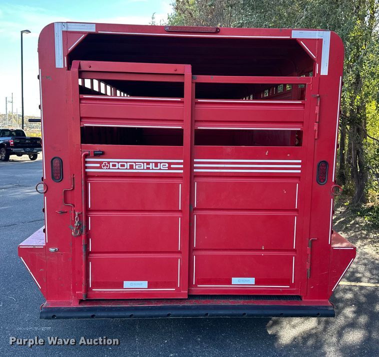 image for item DF8637 2021 Donahue SS720-4N livestock trailer