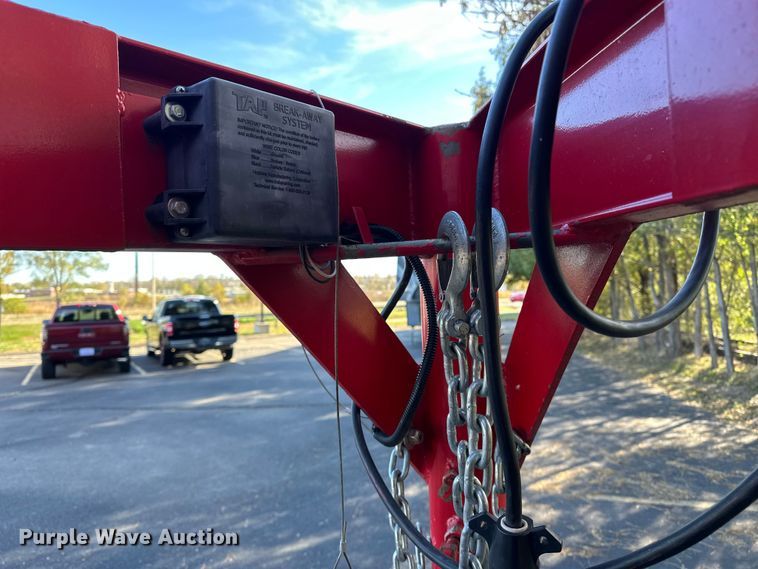 image for item DF8637 2021 Donahue SS720-4N livestock trailer