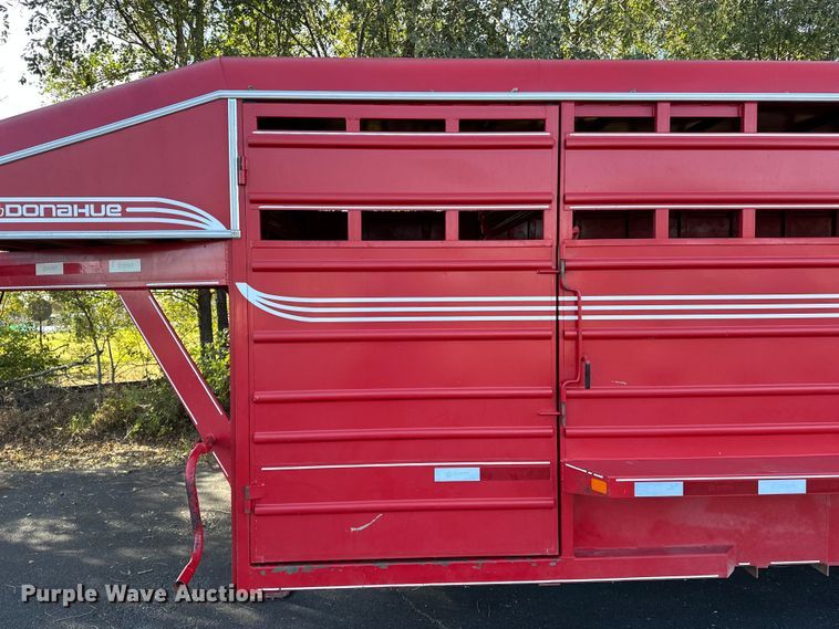image for item DF8637 2021 Donahue SS720-4N livestock trailer