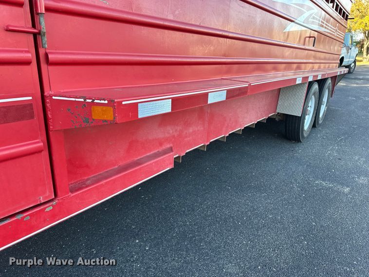 image for item DF8637 2021 Donahue SS720-4N livestock trailer