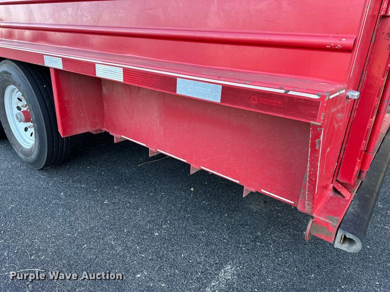 image for item DF8637 2021 Donahue SS720-4N livestock trailer
