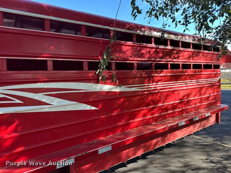 image for item DF8637 2021 Donahue SS720-4N livestock trailer