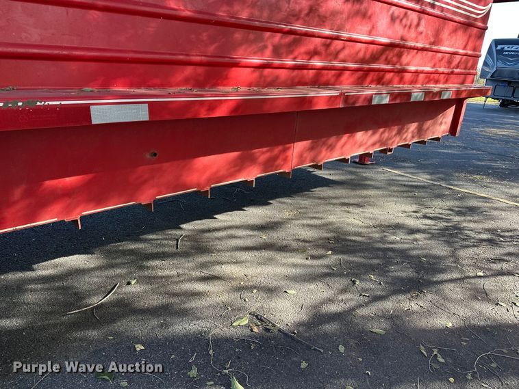 image for item DF8637 2021 Donahue SS720-4N livestock trailer