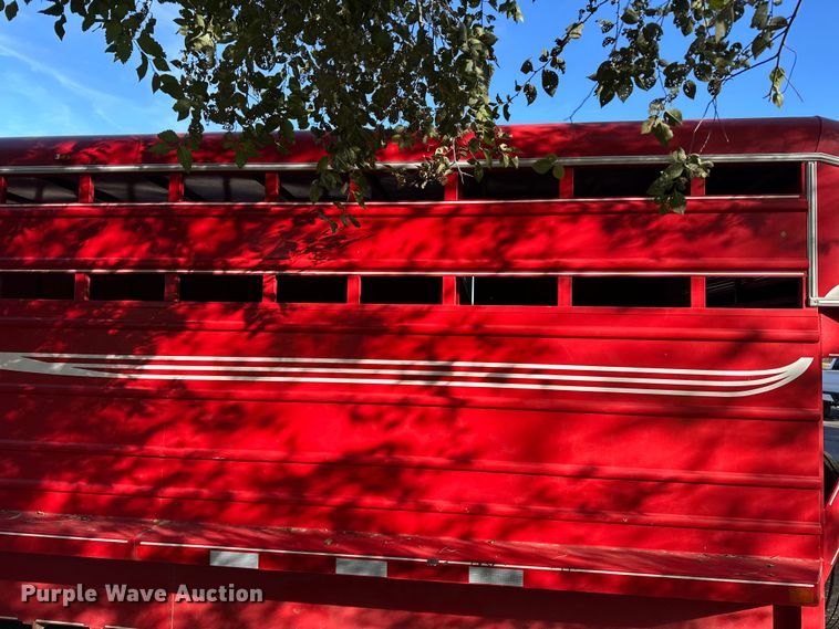 image for item DF8637 2021 Donahue SS720-4N livestock trailer