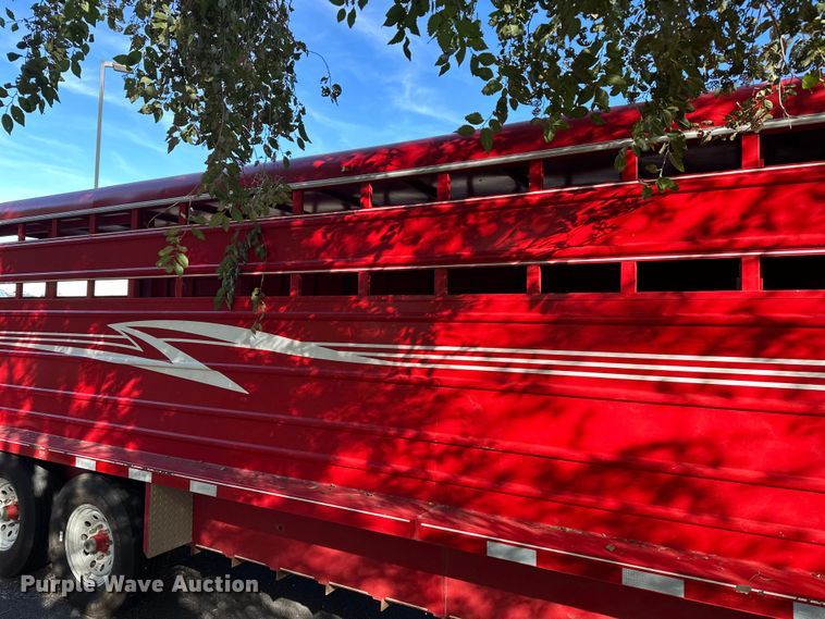 image for item DF8637 2021 Donahue SS720-4N livestock trailer